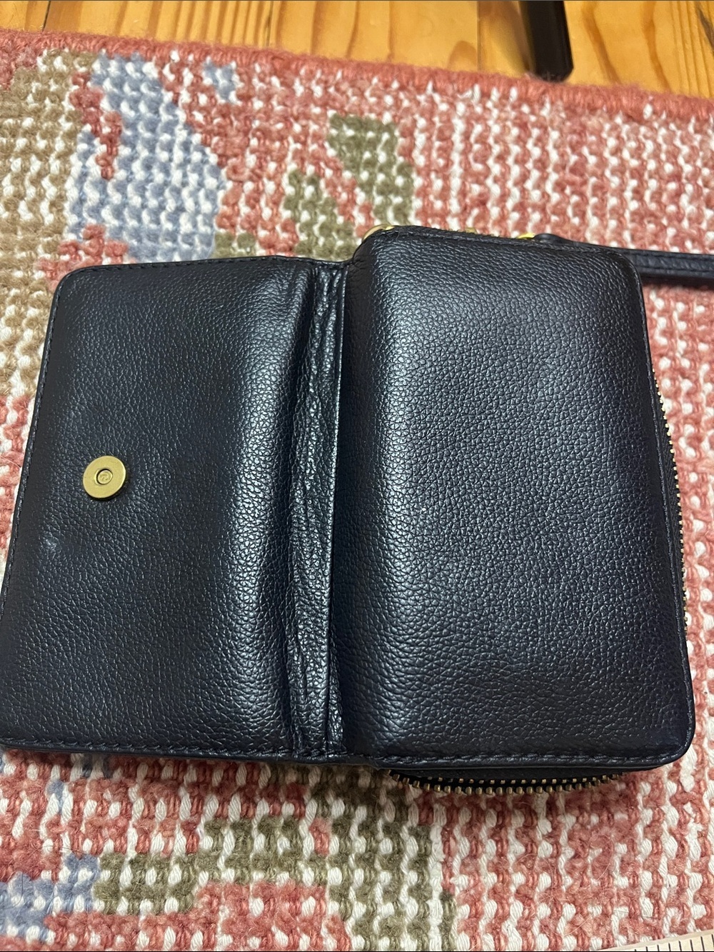 Fossil Black Leather Wristlet Wallet - Picture 10 of 12